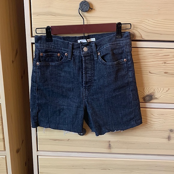 Levi's Wedgie Straight Black Gray Cutoff Shorts Size 27 - Picture 2 of 10